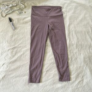 L FNX dusty lilac colored leggings